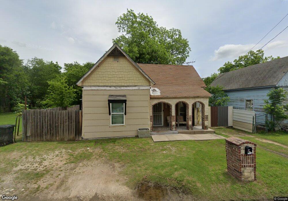 1110 Trinity St, Cleburne, TX 76031 - photo 1