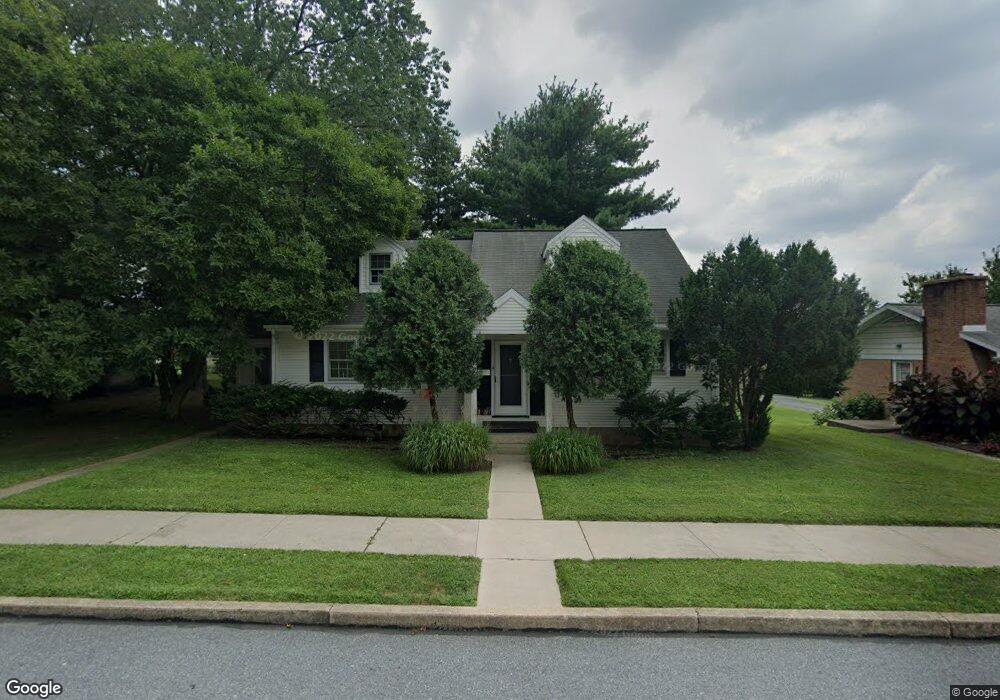 556 W Areba Ave, Hershey, PA 17033 - photo 1