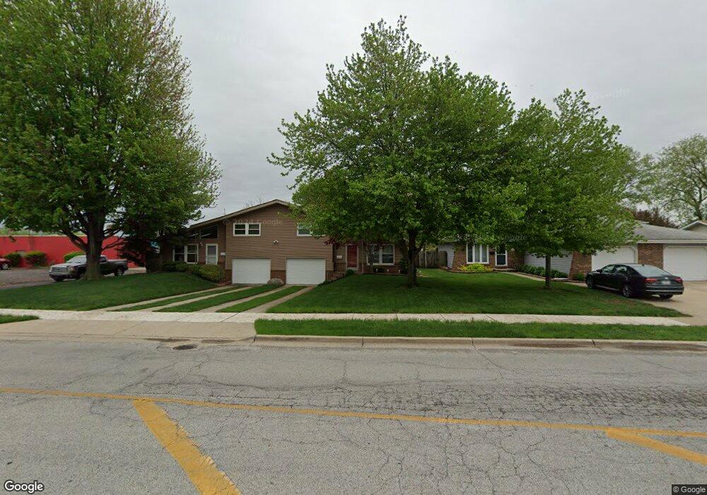 841 N Wiggs St, Griffith, IN 46319 - photo 1