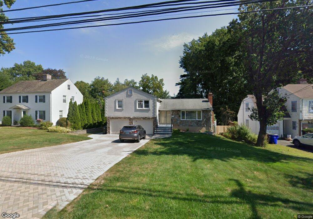 66 Blue Ridge Ln, West Hartford, CT 06117 - photo 1