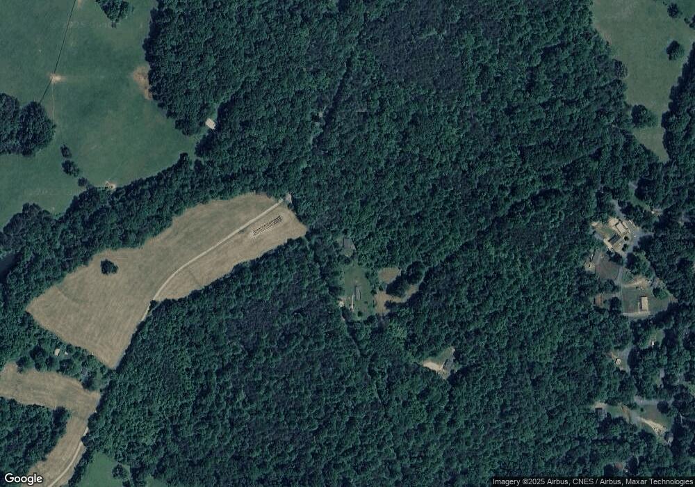 529 Davis Rd, Stanardsville, VA 22973 - photo 1