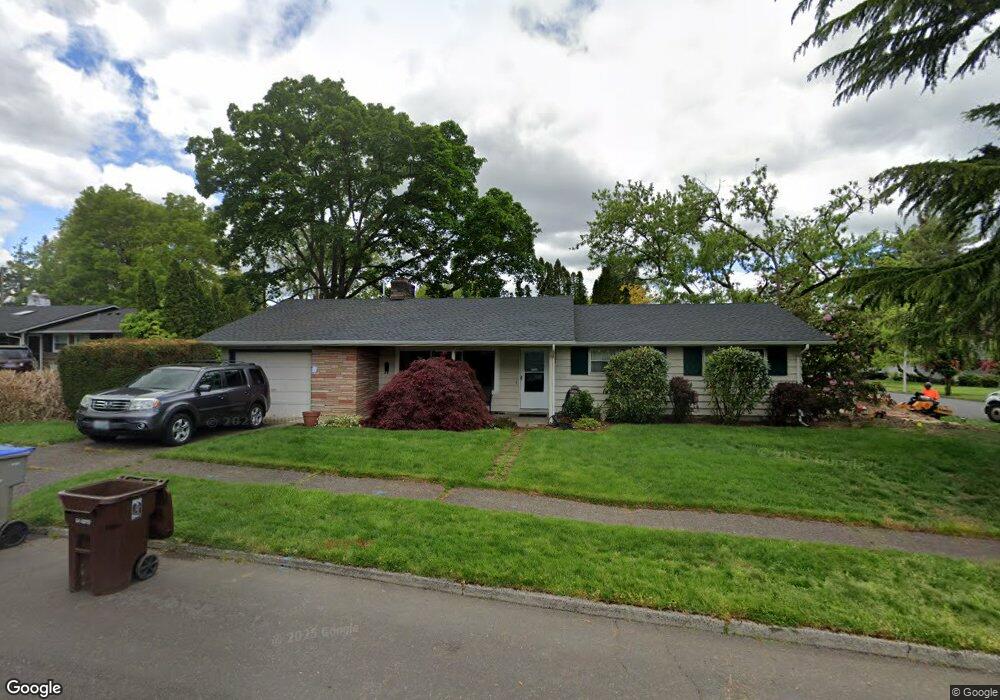 1635 SW Hicrest Ave, Portland, OR 97225 - photo 1