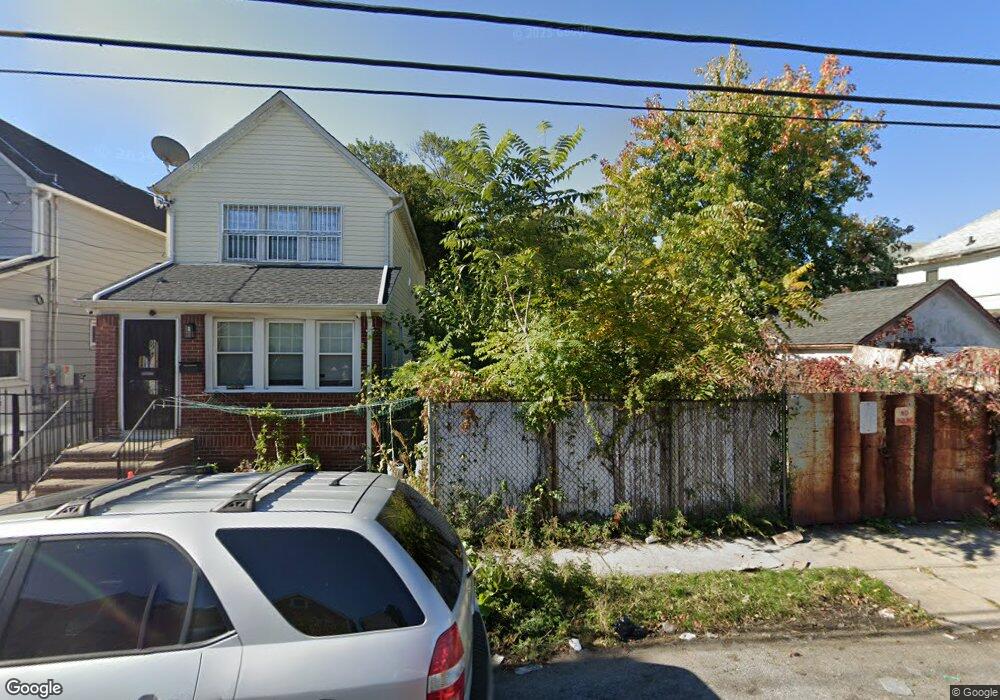 10412 171st St, Jamaica, NY 11433 - photo 1