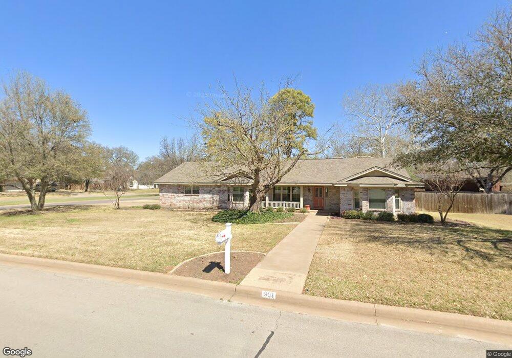 901 Berkley Dr, Cleburne, TX 76033 - photo 1