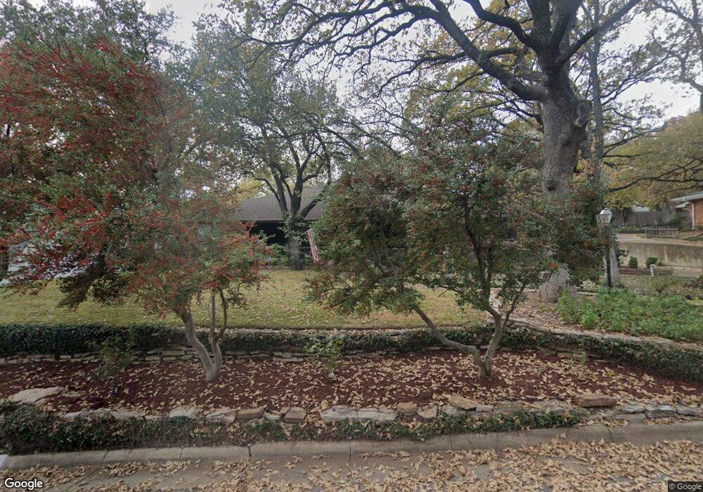 1400 Tanglewood Trail, Euless, TX 76040 - photo 1