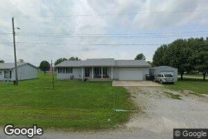 321 S Main St, Saint Elmo, IL 62458