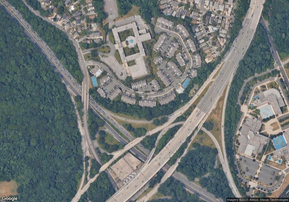 24020 Oak Park Dr unit 26C, Little Neck, NY 11362 - photo 1