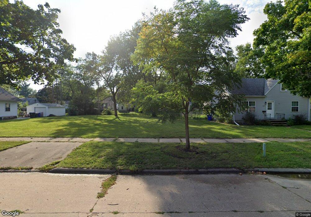 1658 8th St NW, Cedar Rapids, IA 52405 - photo 1