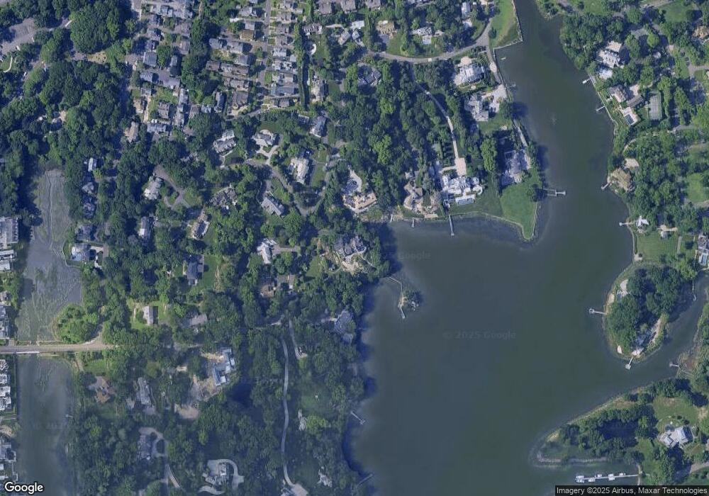 70 Oneida Dr, Greenwich, CT 06830 - photo 1