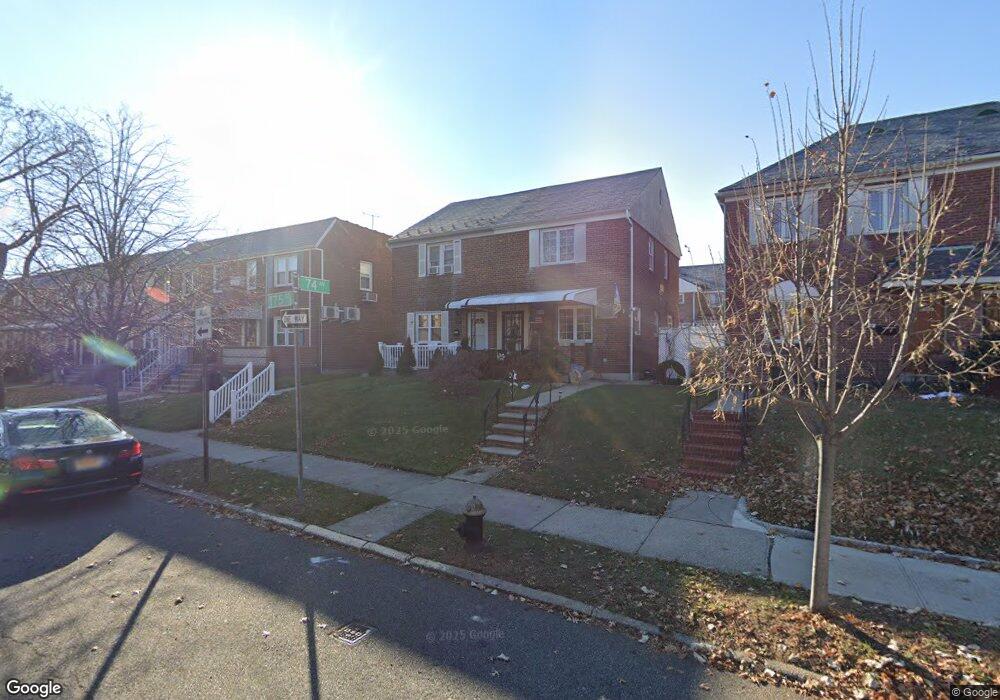 7322 175th St, Fresh Meadows, NY 11366 - photo 1