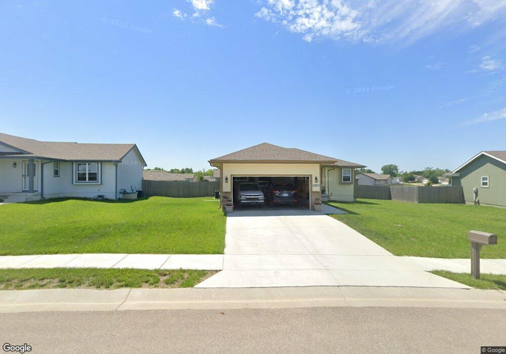 207 SE 43rd Terrace, Topeka, KS 66609 - photo 1