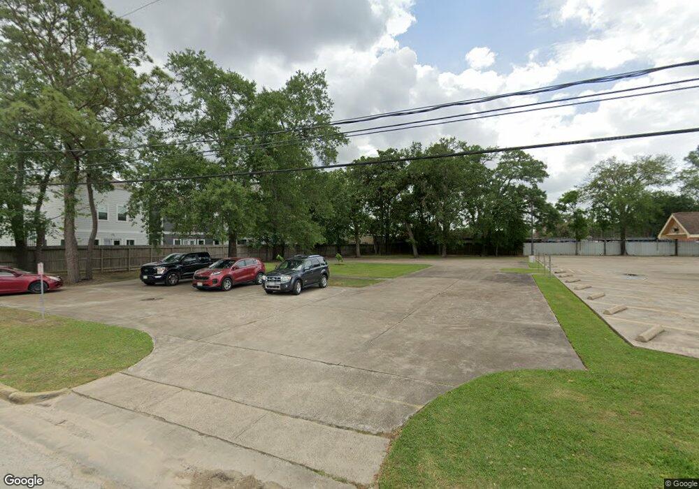 943 Fisher St, Houston, TX 77018 - photo 1