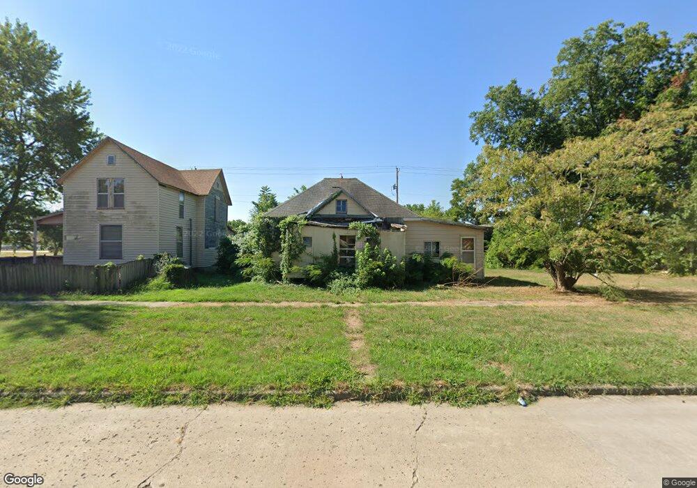 1210 Washington Ave, Parsons, KS 67357 - photo 1