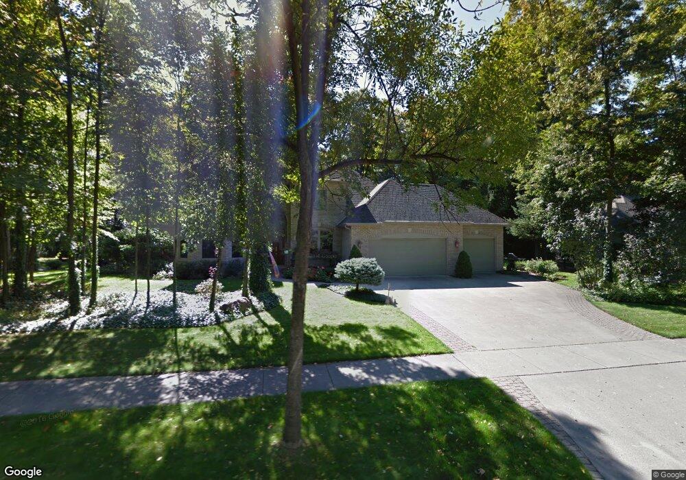 675 Maple Crest Dr, Frankenmuth, MI 48734 - photo 1