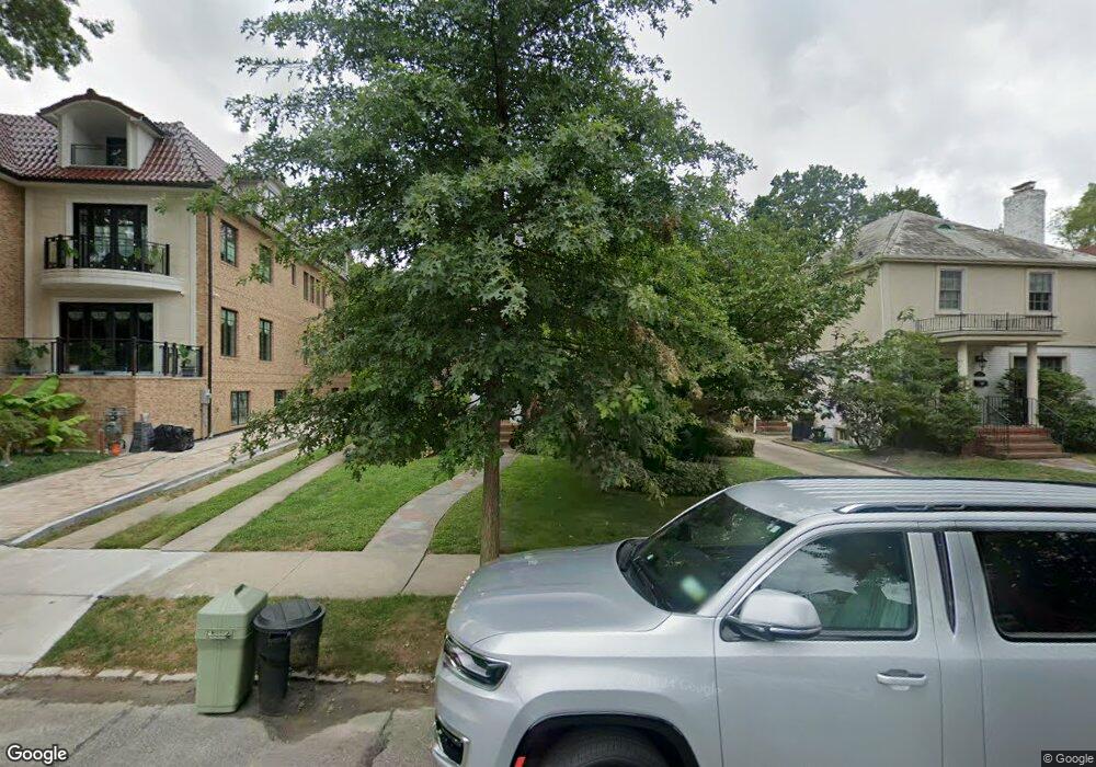 18442 Tudor Rd, Jamaica, NY 11432 - photo 1