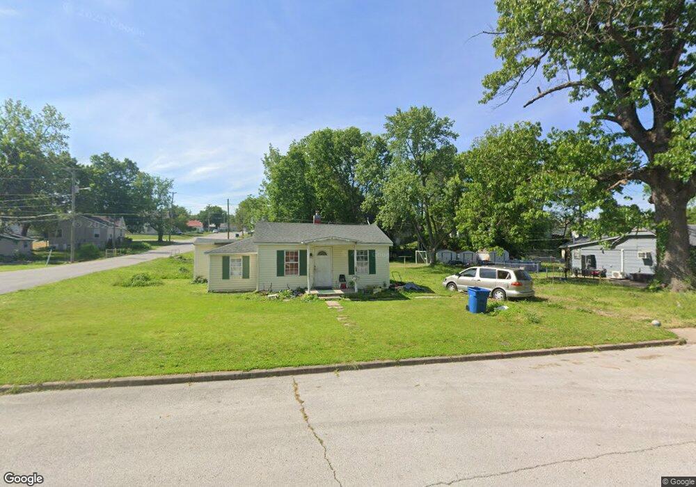 1102 Walnut St, Carthage, MO 64836 - photo 1