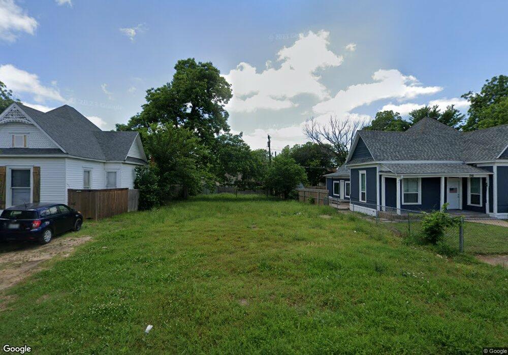 706 W Owing St, Denison, TX 75020 - photo 1