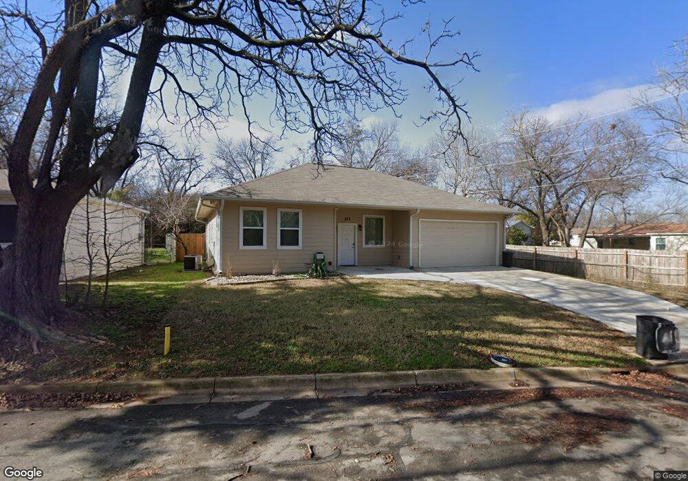 311 Clinton Dr, Weatherford, TX 76086 - photo 1