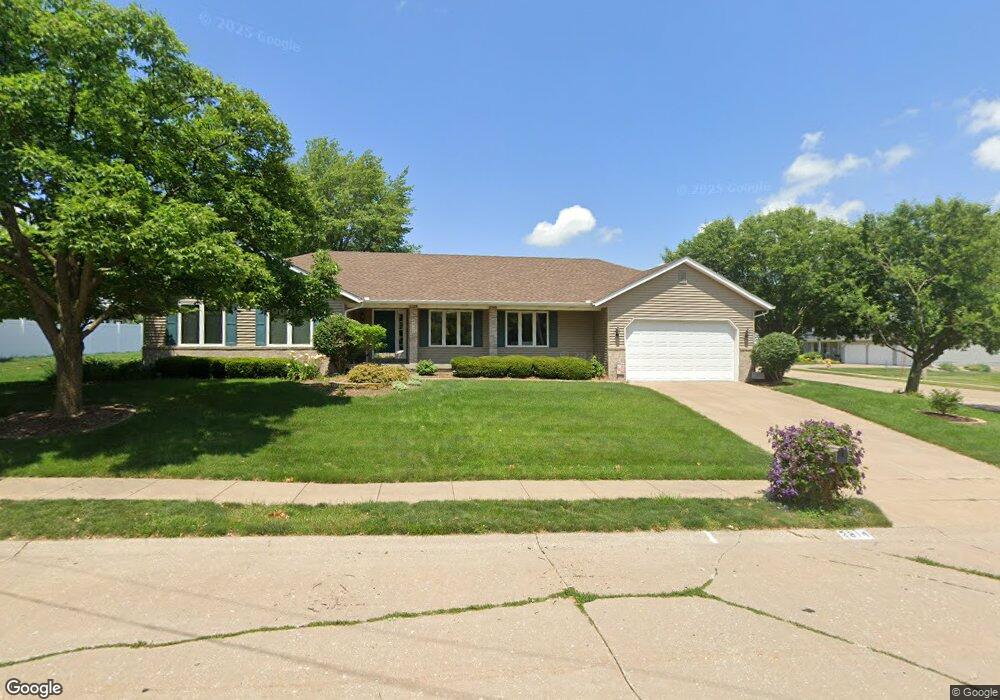 2814 E 37th St, Davenport, IA 52807 - photo 1