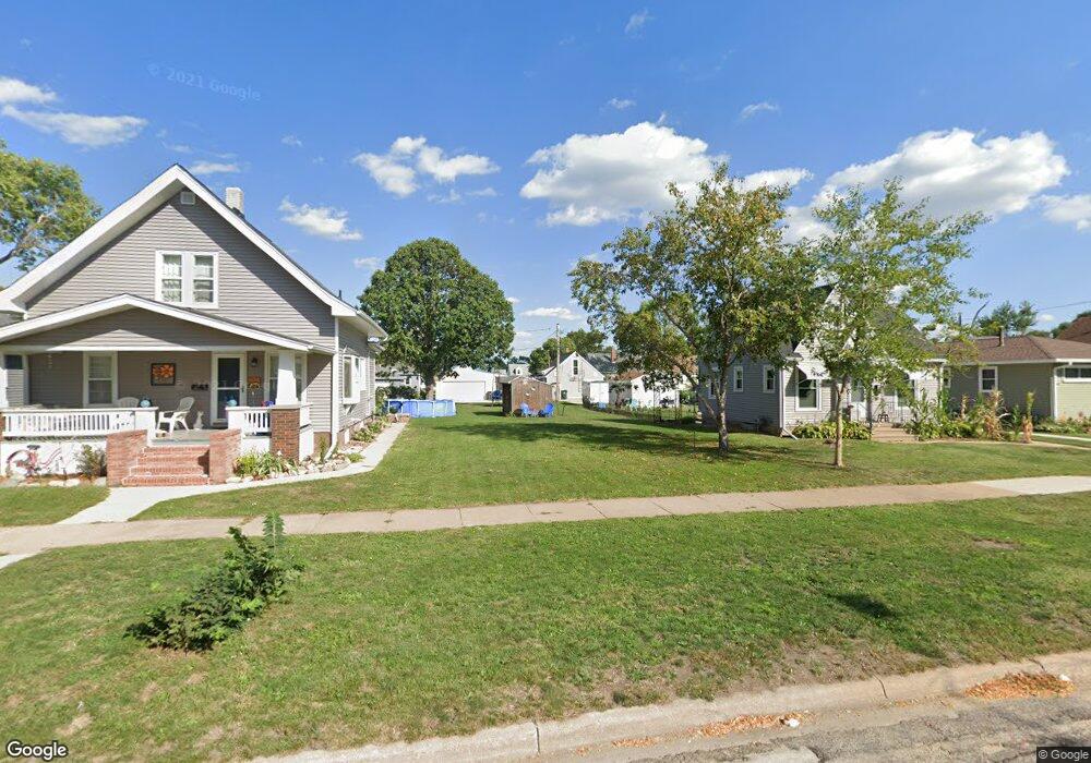 1817 I St SW, Cedar Rapids, IA 52404 - photo 1