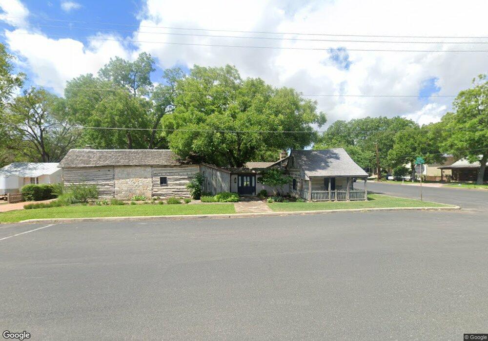 515 W San Antonio St, Fredericksburg, TX 78624 - photo 1