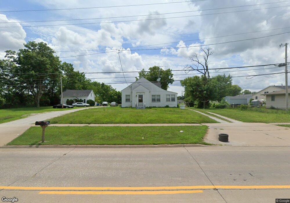 4111 W Locust St, Davenport, IA 52804 - photo 1