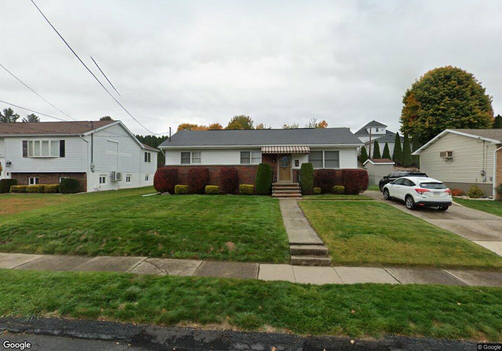 726 Sunset Dr, Olyphant, PA 18447 - photo 1