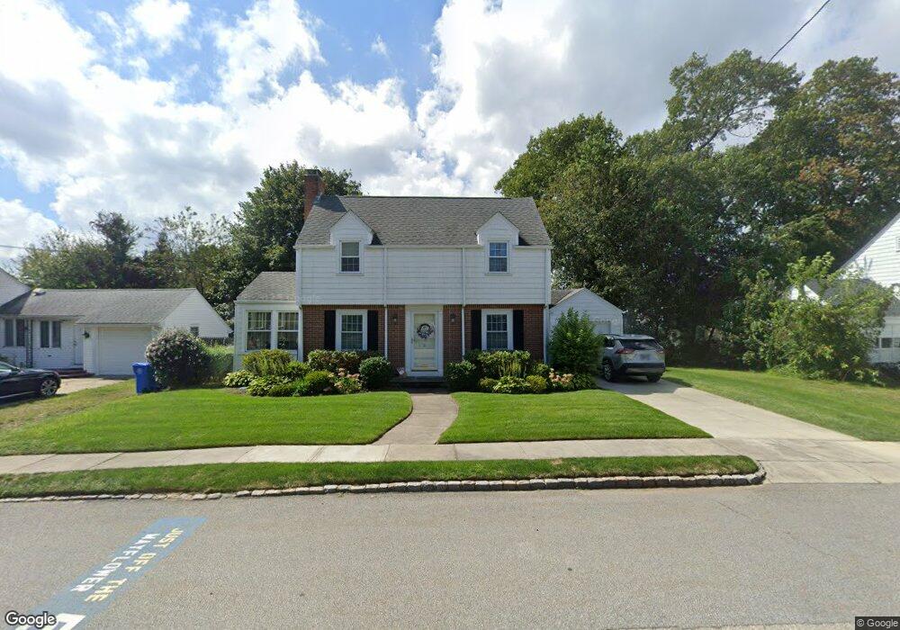 11 Robert Cir, Cranston, RI 02905 - photo 1
