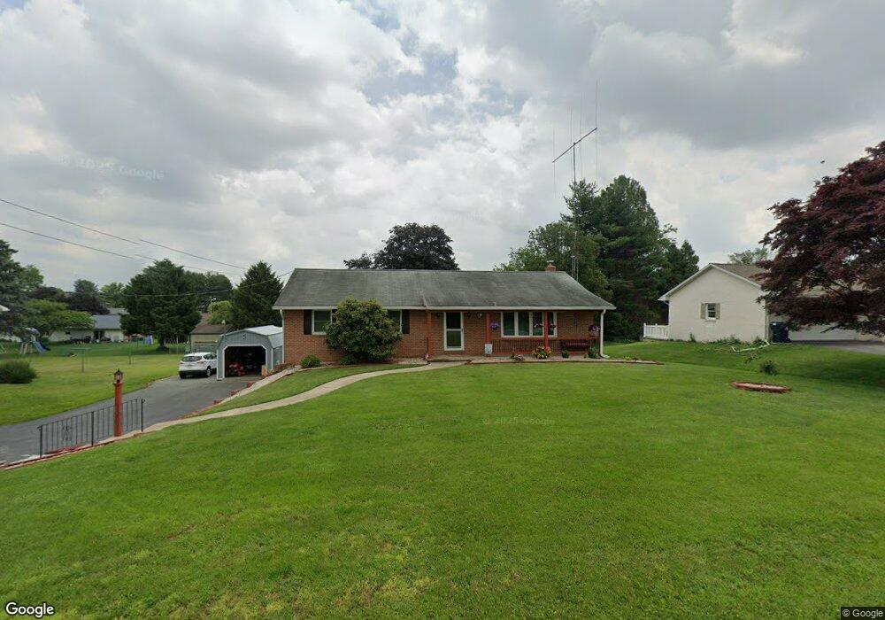 2932 Roosevelt Dr, Chambersburg, PA 17201 - photo 1