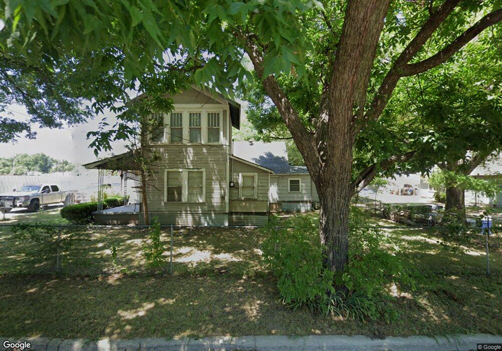 519 Denison St, Gainesville, TX 76240 - photo 1