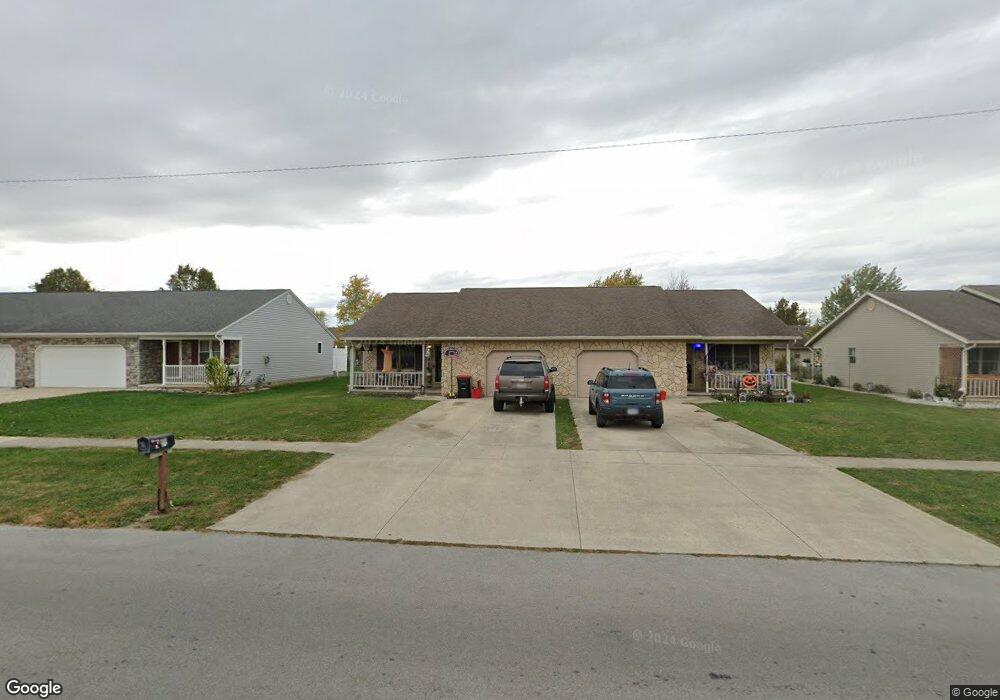 401 Eastown Dr, Wapakoneta, OH 45895 - photo 1