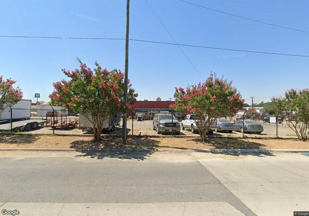 610 W Broadway St, Gainesville, TX 76240 - photo 1