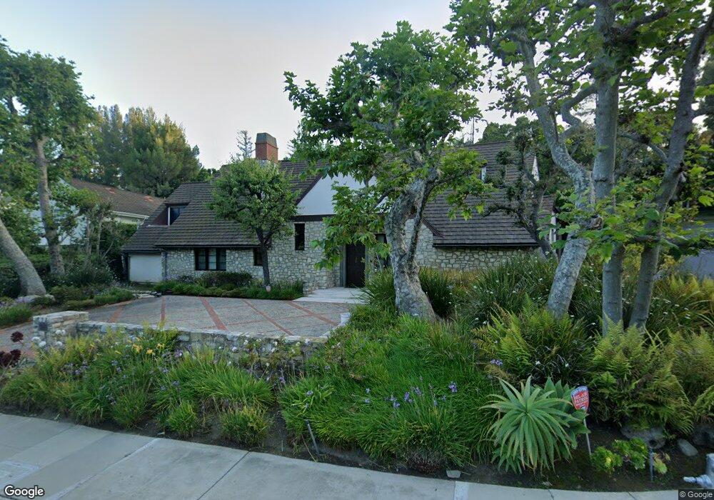 1019 Laurel Way, Beverly Hills, CA 90210 - photo 1