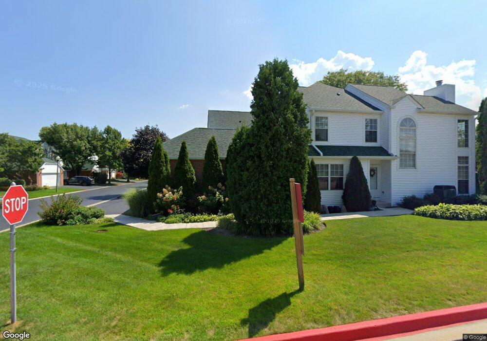 104 Pembroke Cir unit 47D, Lake Bluff, IL 60044 - photo 1