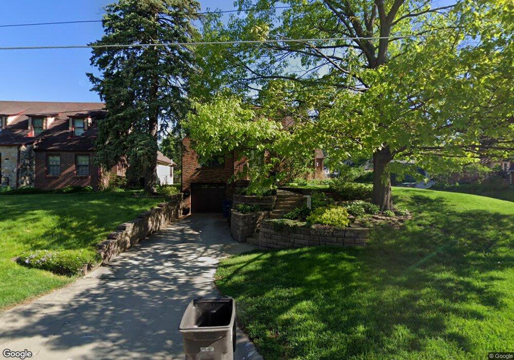 5803 Kingman Ave, Des Moines, IA 50311 - photo 1