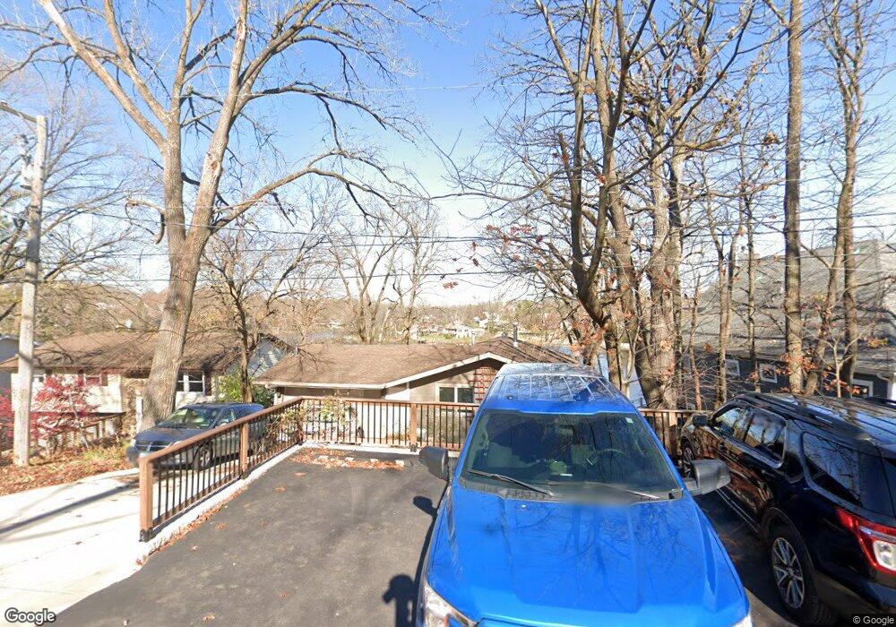 330 Hiawatha Dr, Lake In the Hills, IL 60156 - photo 1