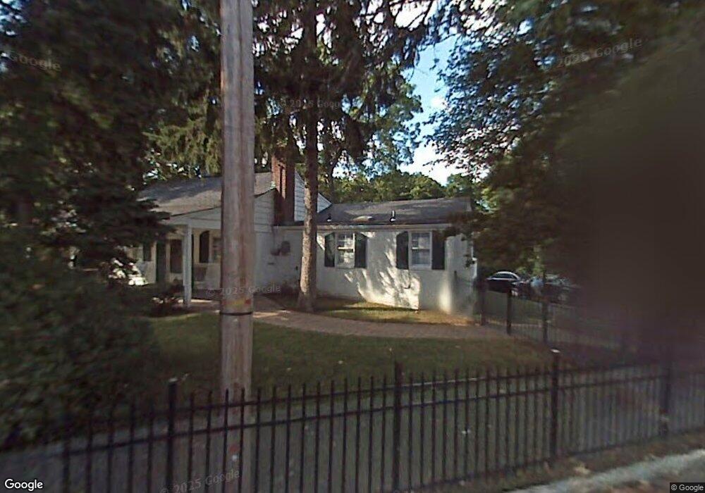 105 E Loop Rd, Staten Island, NY 10304 - photo 1