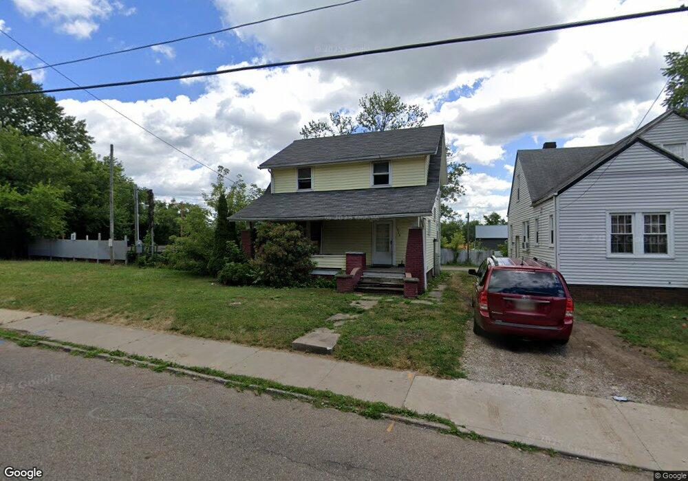 1928 Maple Ave NE, Canton, OH 44714 - photo 1