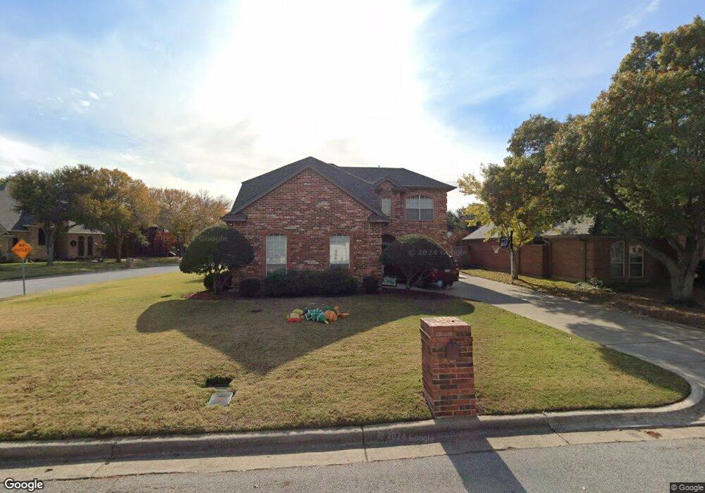 401 Shadow Wood Ln, Hurst, TX 76054 - photo 1