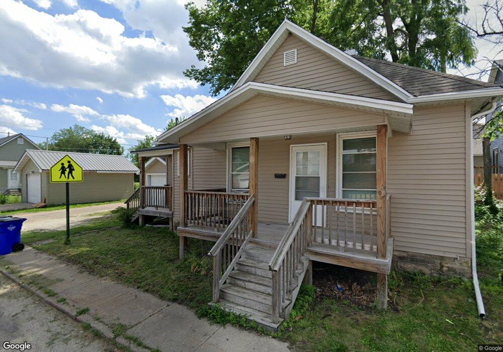 304 8th St SW, Cedar Rapids, IA 52404 - photo 1