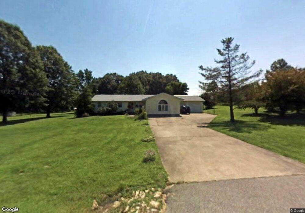 209 Southwest Dr, Harrisburg, IL 62946 - photo 1