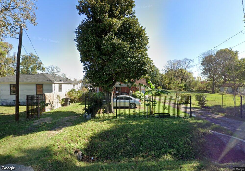 5606 Pickfair St, Houston, TX 77026 - photo 1