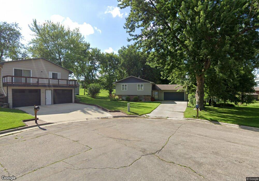 1906 Mark Dr, Albert Lea, MN 56007 - photo 1