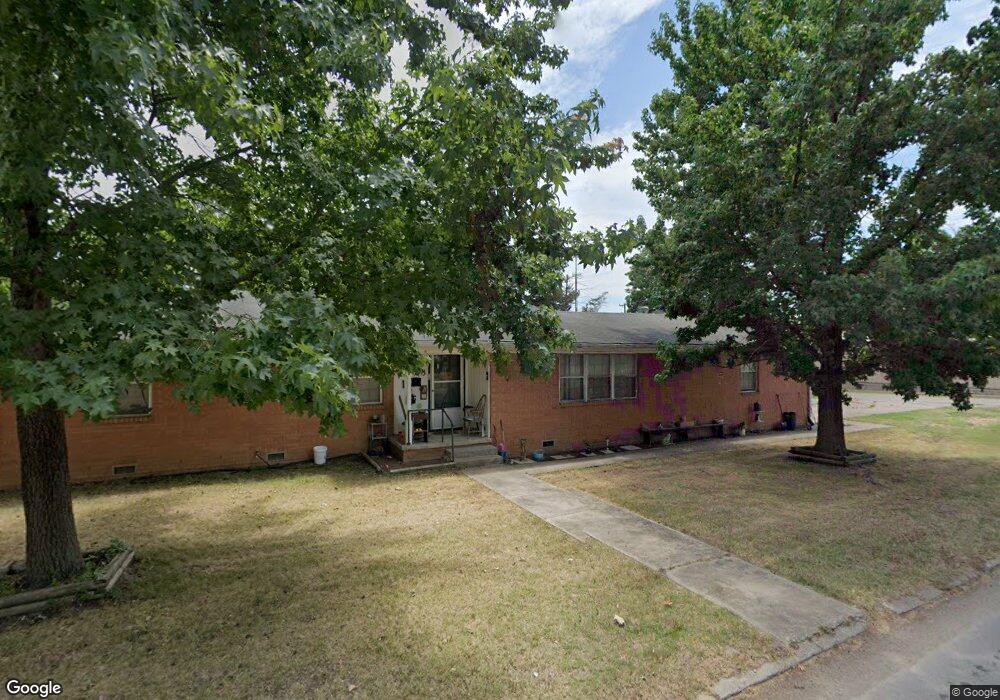 318 E 2nd St, Skiatook, OK 74070 - photo 1