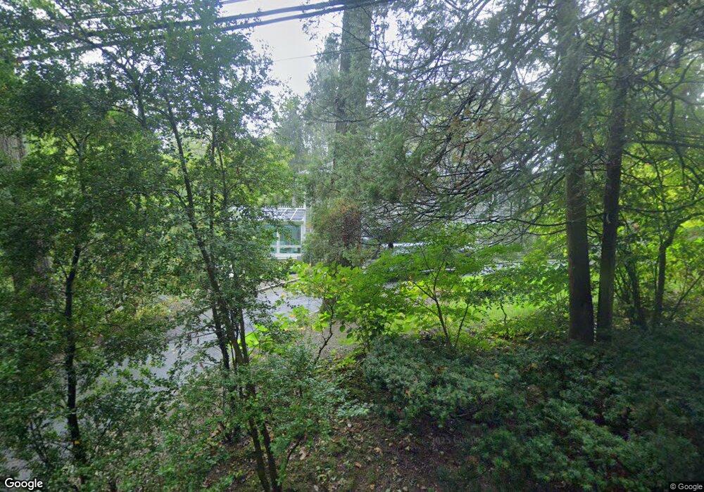 2 Cedar Ridge Rd, Oyster Bay, NY 11771 - photo 1