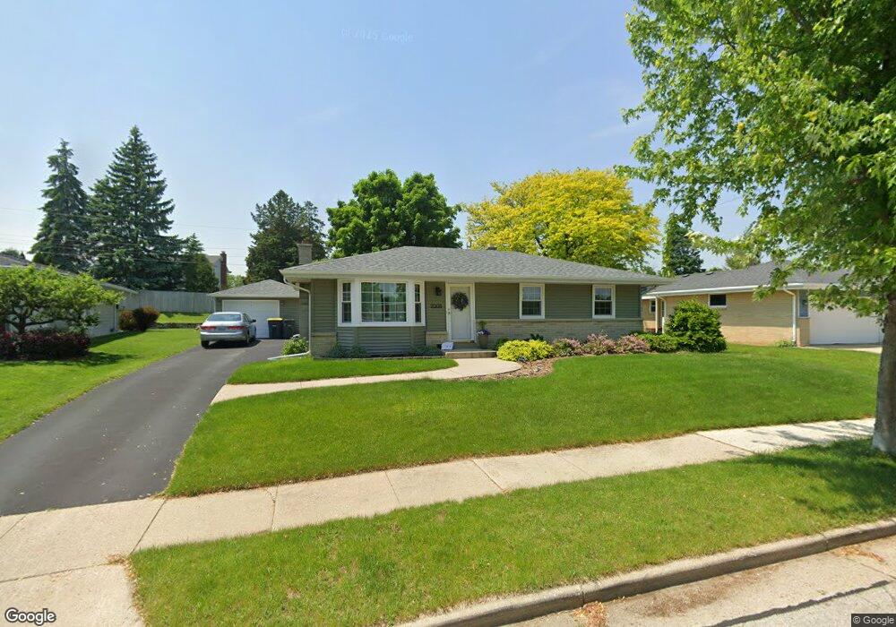 2008 Butler Dr, Waukesha, WI 53186 - photo 1