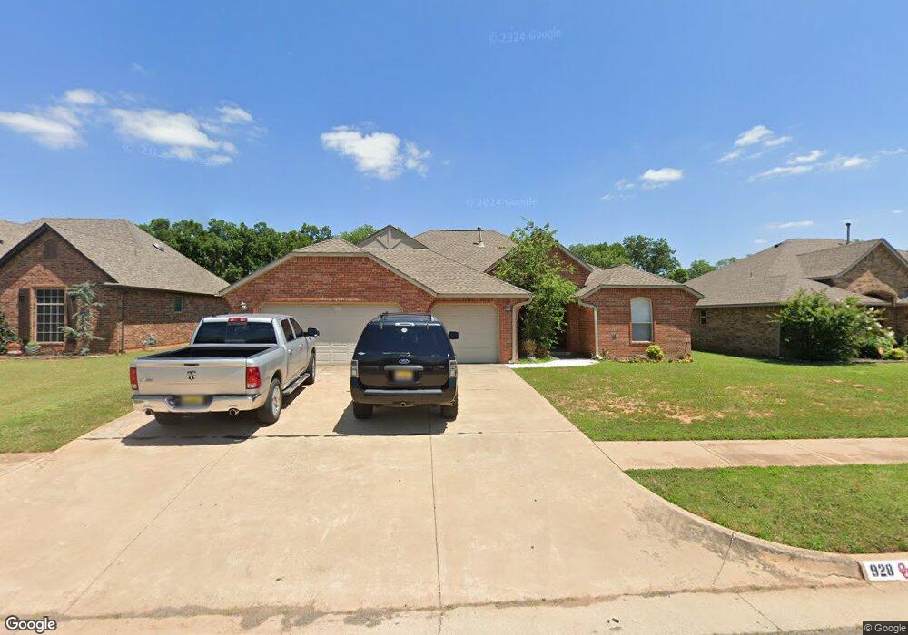 928 Ashwood Ln, Moore, OK 73160 - photo 1