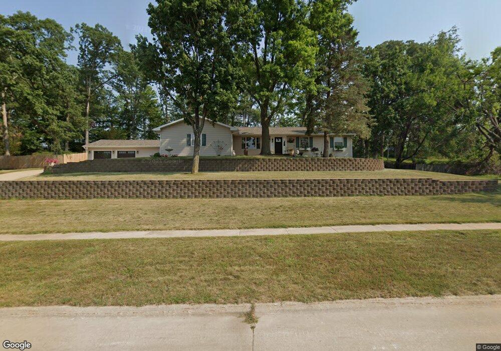 6820 Kiowa Trace NE, Cedar Rapids, IA 52411 - photo 1
