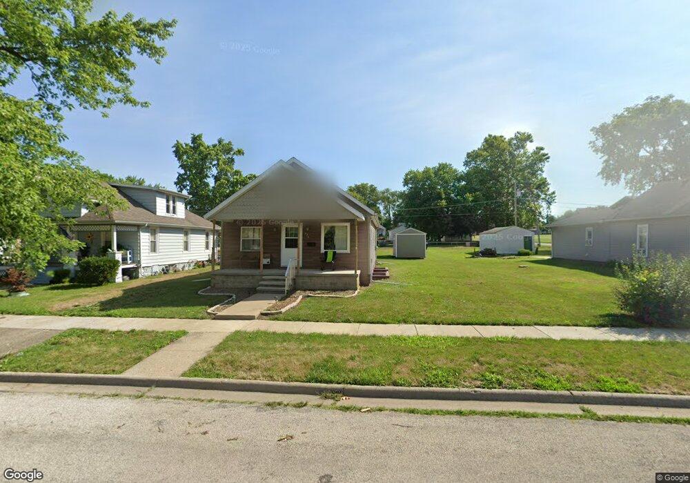 424 Williamette Ave, Lincoln, IL 62656 - photo 1