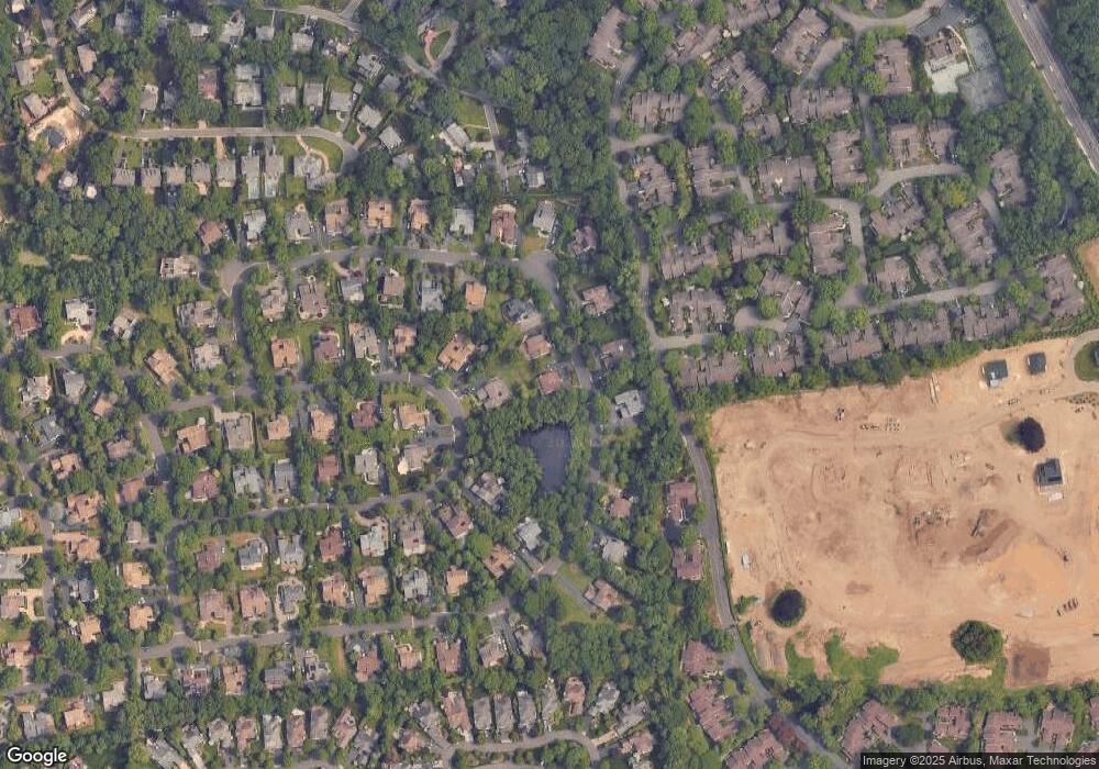 28 Bristol Dr, Manhasset, NY 11030 - photo 1